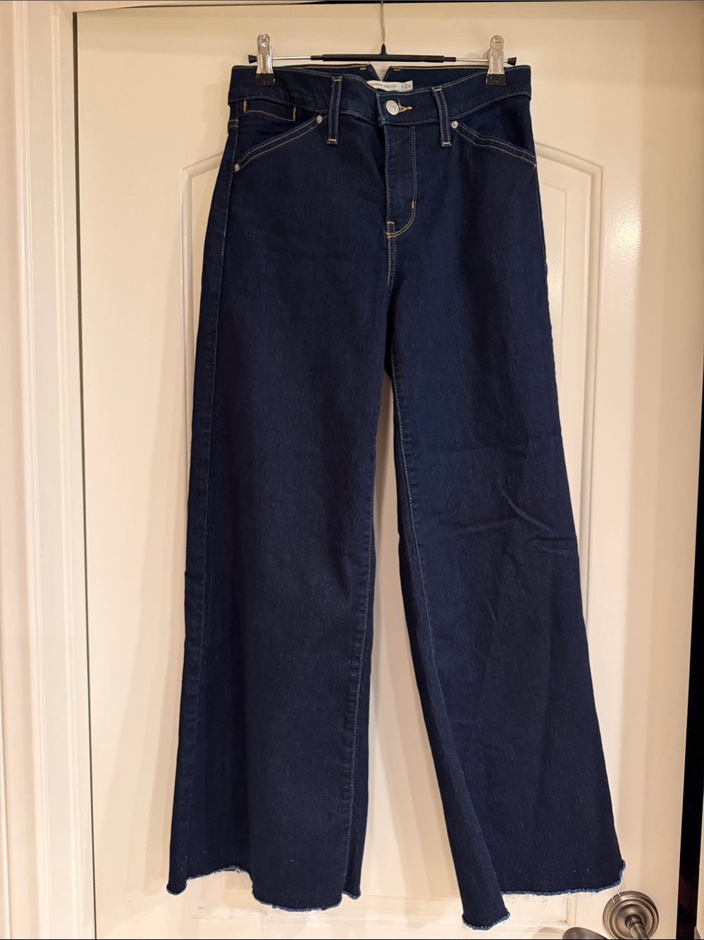 Levi’s 318 Shaping Wide Leg Jeans Dark Wash Raw Hem Size 26